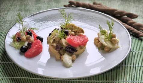 Insalata di ceci, finocchi, carciofi al pompelmo