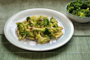 Fusilli con broccoli ed acciughe del Mar Cantabrico