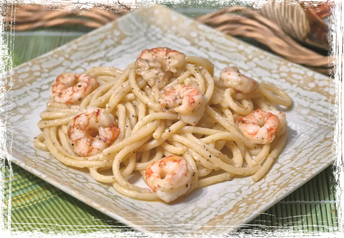 Spaghettoni cacio e pepe con gamberi