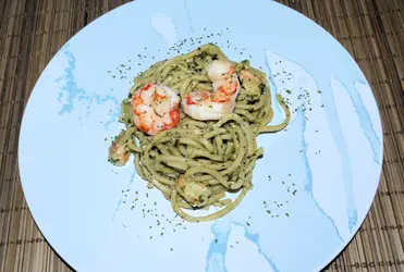 Chitarra pesto e gamberi