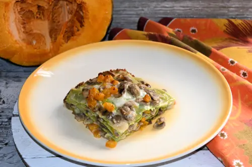 Lasagne verdi con funghi, zucca e taleggio