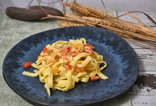 Tagliatelle peperoni e panna