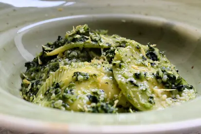 Cappelli del prete al pesto di cavolo nero