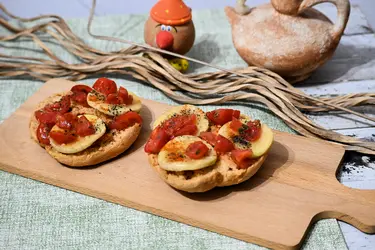 Frisa salentina con zucca trombetta e pomodorini